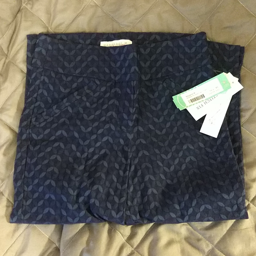 Patterned navy Capri NEW